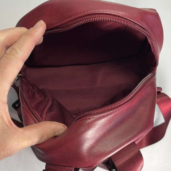 Hogwarts Backpack, Sealed Letter Pocket, dark red, cream, gold - Picture 7 of 13